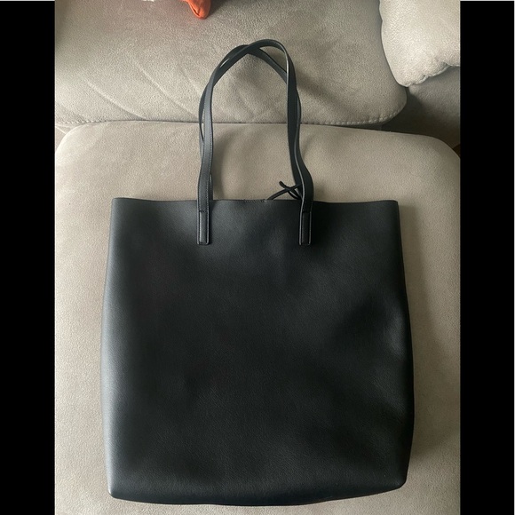 ** BRAND NEW CONDITION** Saint Laurent Black Leather North-South Shoulder Tote - Picture 2 of 12